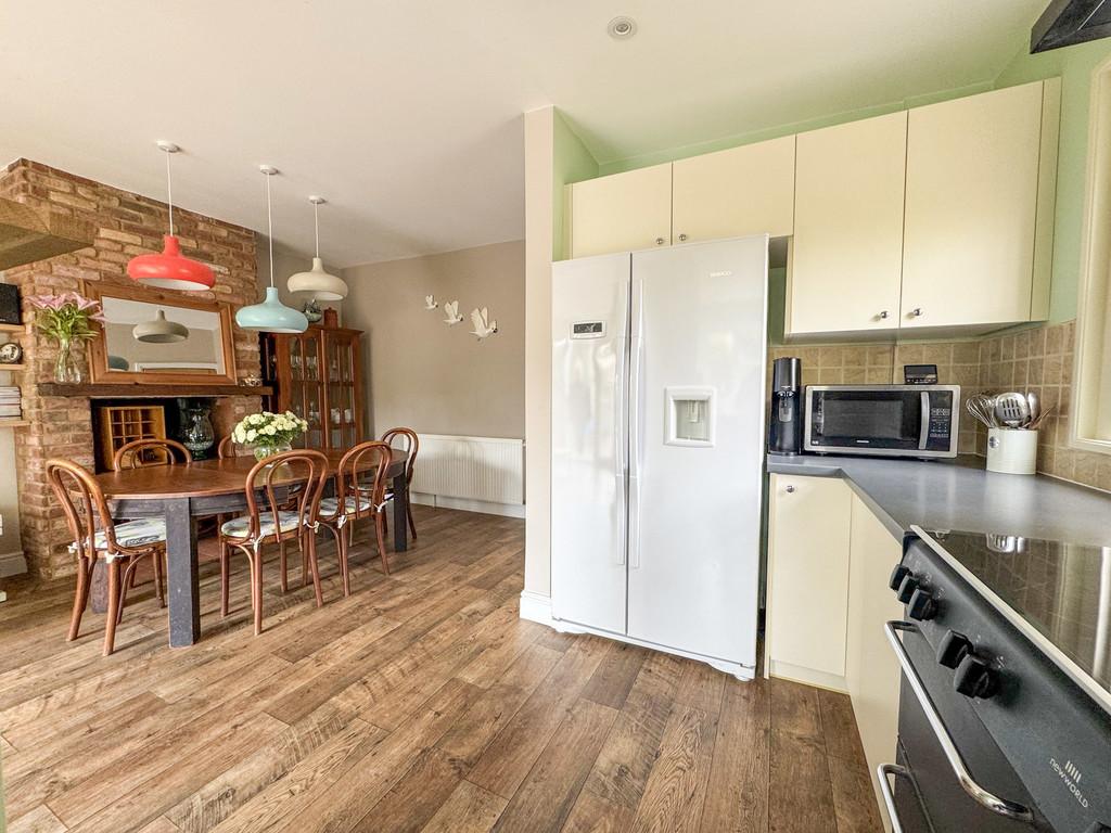 Kitchen diner2