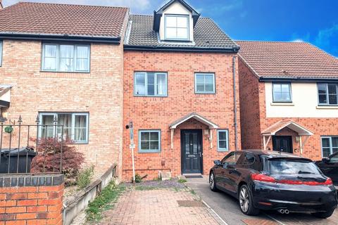 4 bedroom semi-detached house for sale, Goodwin Avenue, Rawmarsh