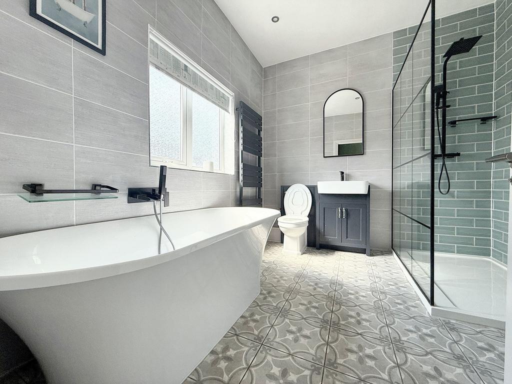 Executive Bathroom