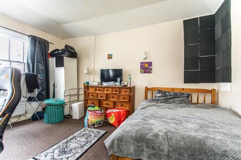 5 bedroom end of terrace house for sale, Brunswick Street East, Hove, BN3 1AU