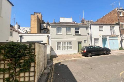 5 bedroom end of terrace house for sale, Brunswick Street East, Hove, BN3 1AU