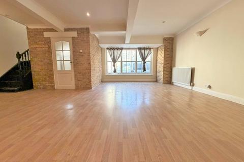 5 bedroom end of terrace house for sale, Brunswick Street East, Hove, BN3 1AU
