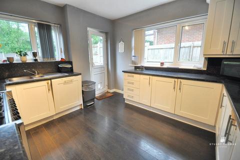 4 bedroom detached house for sale, Fernlea Road, Benfleet
