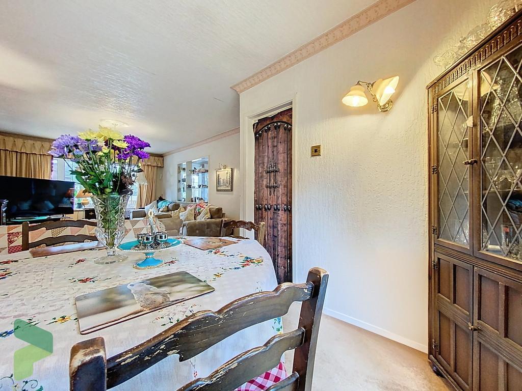 Dining Area through to Lounge