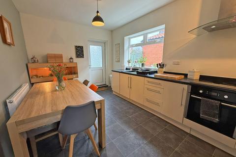 3 bedroom semi-detached house for sale, Scholes Park Drive, Scarborough YO12