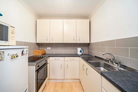 1 bedroom flat for sale, Church Lane, London SW19