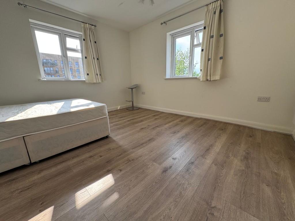 Photo 2025 05 07 18 45 06 2