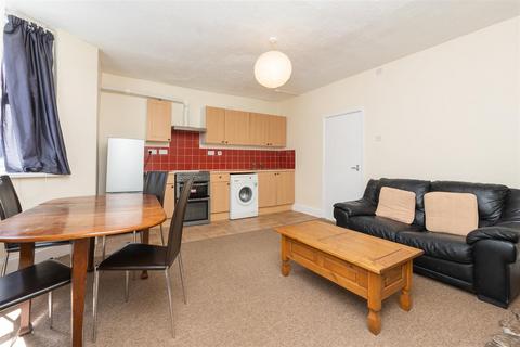 2 bedroom ground floor flat for sale, Garden Flat, North Road, St Andrews, Bristol