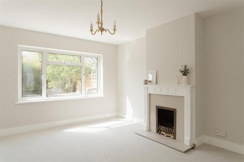2 bedroom maisonette for sale, Warren Road, Reigate