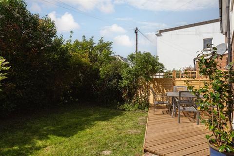 2 bedroom maisonette for sale, Warren Road, Reigate
