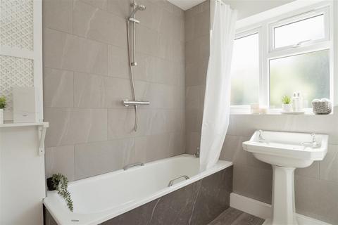 2 bedroom maisonette for sale, Warren Road, Reigate