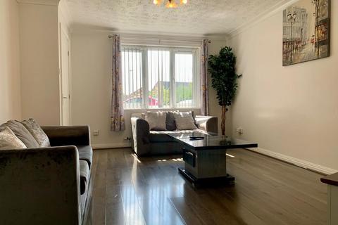 3 bedroom semi-detached house to rent, Moorsley Drive, Manchester
