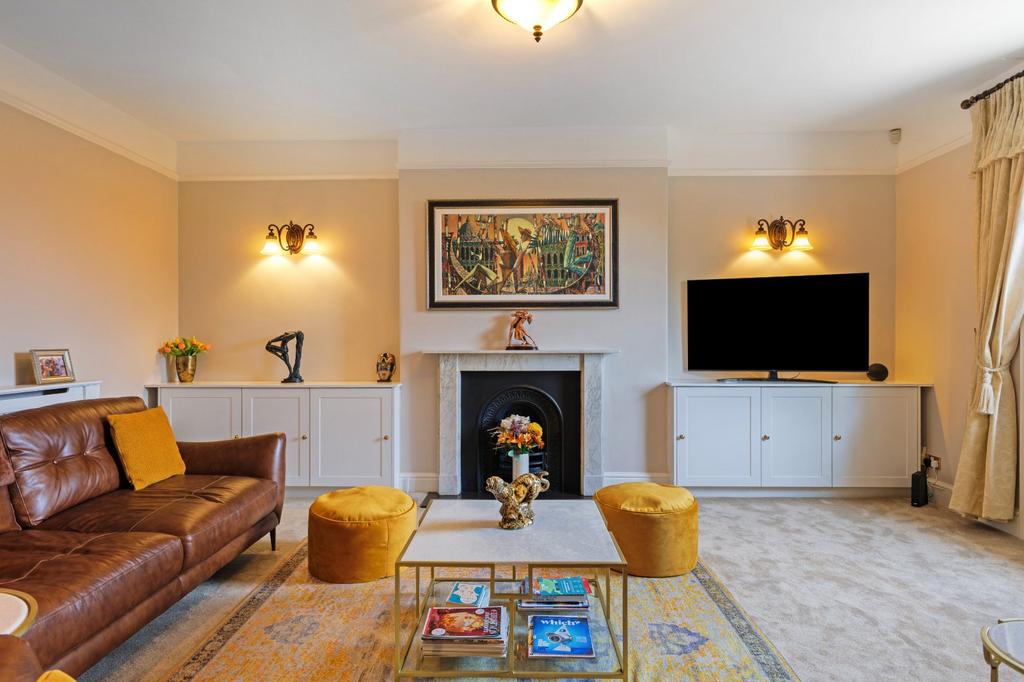 Sitting/Dining Room