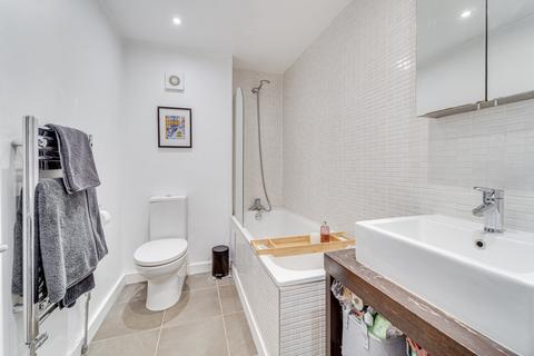 19b Tivoli Road, London, N8 8RE