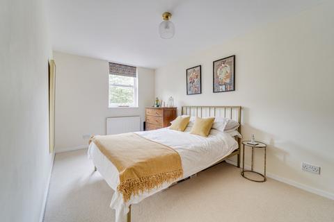 19b Tivoli Road, London, N8 8RE