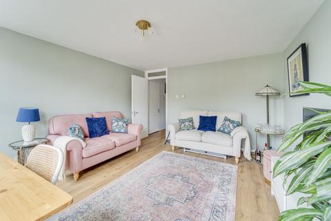19b Tivoli Road, London, N8 8RE