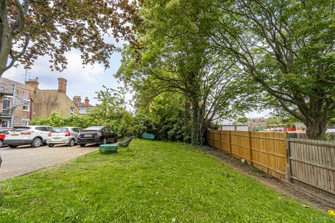 19b Tivoli Road, London, N8 8RE