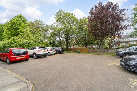 19b Tivoli Road, London, N8 8RE
