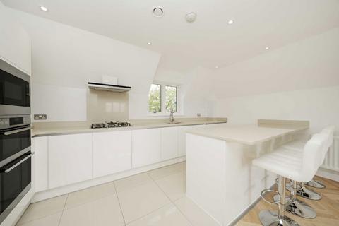 3 bedroom flat to rent, Guardhouse Way, London NW7