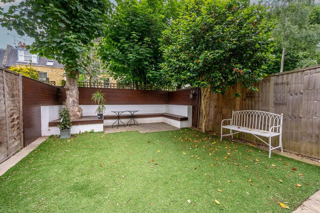 Schubert Road, East Putney, London, SW15 2 bed flat to rent - £3,900 ...