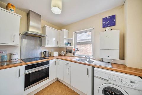 2 bedroom flat to rent, Bedford Hill, Balham, London, SW12