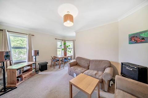 2 bedroom flat to rent, Bedford Hill, Balham, London, SW12