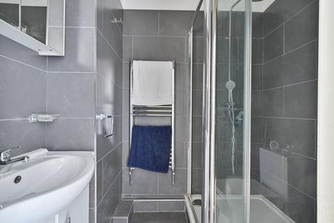 1 bedroom flat for sale, Hall Street, Islington, London, EC1V