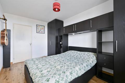 Hall Street, Islington, London, EC1V