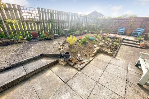 2 bedroom semi-detached bungalow for sale, The Oaks, Woodham