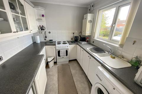 2 bedroom semi-detached bungalow for sale, The Oaks, Woodham