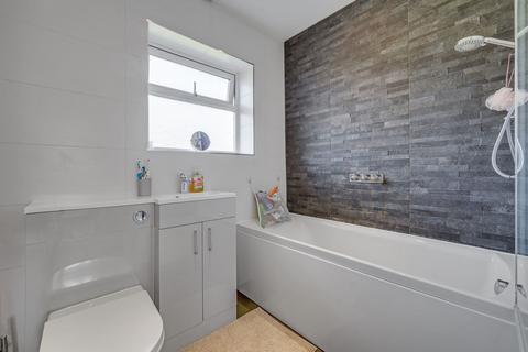 7 Severn Road, Aveley, South Ockendon, RM15 4NR