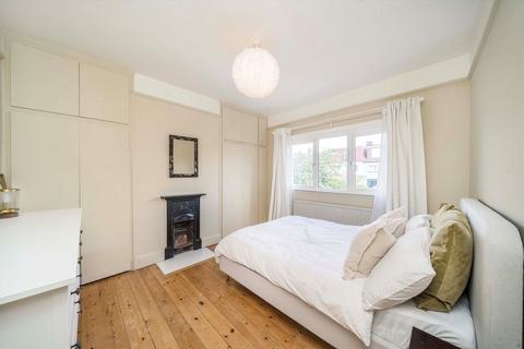 35 Cecil Road, London, W3 0DB