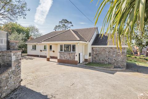 3 bedroom bungalow for sale, St. Michaels Close, Alphington, Exeter