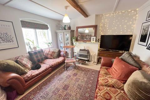 2 bedroom coach house for sale, North Row, Warminster