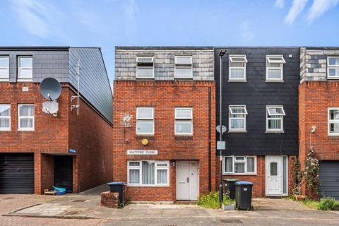 38 Whitmore Close, London, N11 1PB