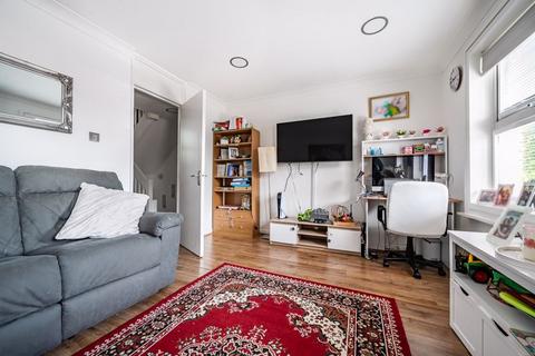 38 Whitmore Close, London, N11 1PB