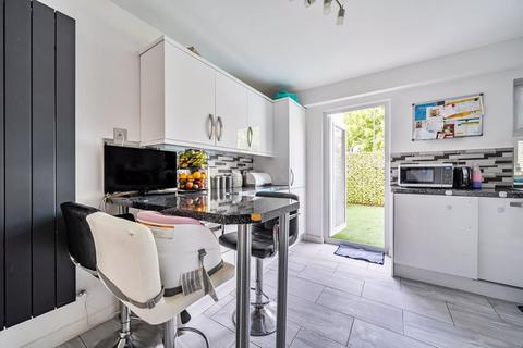 38 Whitmore Close, London, N11 1PB
