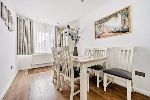 38 Whitmore Close, London, N11 1PB