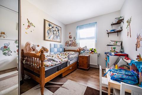 38 Whitmore Close, London, N11 1PB
