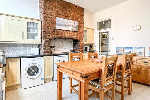 90 Turf Lane, Chadderton, Oldham, OL9 8HP