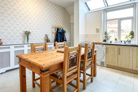 90 Turf Lane, Chadderton, Oldham, OL9 8HP