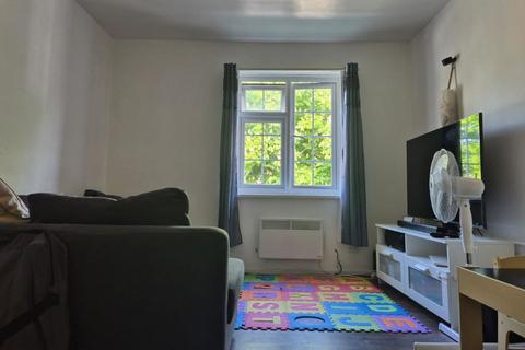 35 Bucklers Way, Carshalton, SM5 2DZ