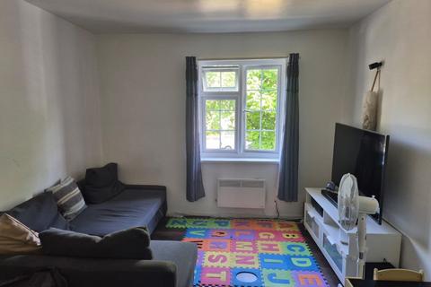 35 Bucklers Way, Carshalton, SM5 2DZ