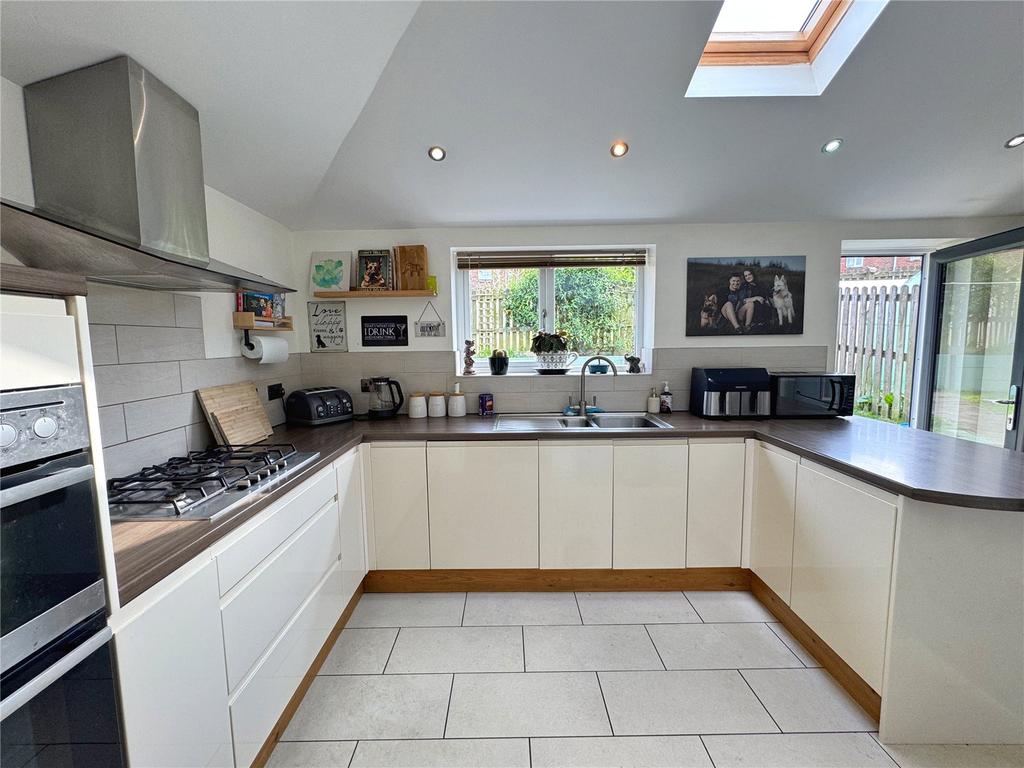 Ext Kitchen / Diner