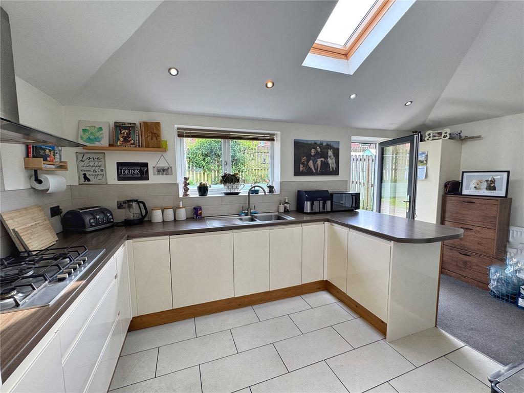 Ext Kitchen / Diner