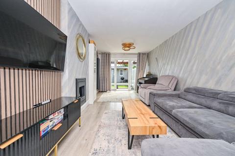 18 Allen Close, Dunstable, LU5 4DG