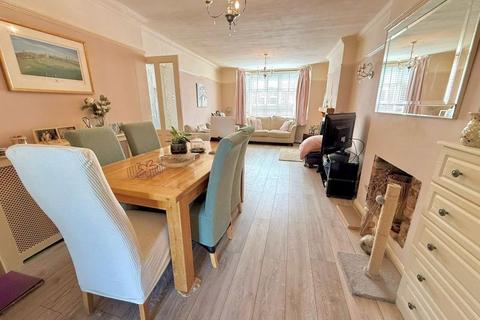 32 Garden Road, Dunstable, LU6 3JD