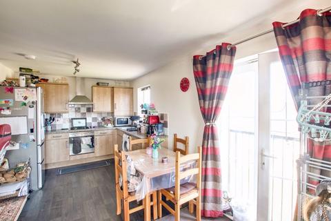 2 bedroom apartment for sale, Finch Court, Trowbridge