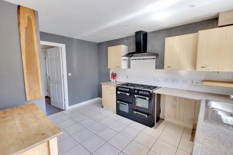 4 bedroom semi-detached house for sale, Barn Way, Trowbridge