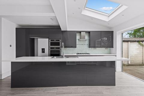 33 Caversham Avenue, Sutton, SM3 9AQ